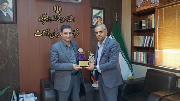 توسعه زیرساخت های شهرک صنعتی قاینات نیازمند توجه ویژه / تندیس حامی صنایع کوچک و متوسط در دستان فرماندار قاینات